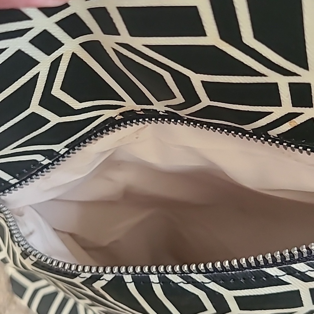 Petunia Pickle Bottom Black and White Geometric Baby Bag - Picture 6 of 11